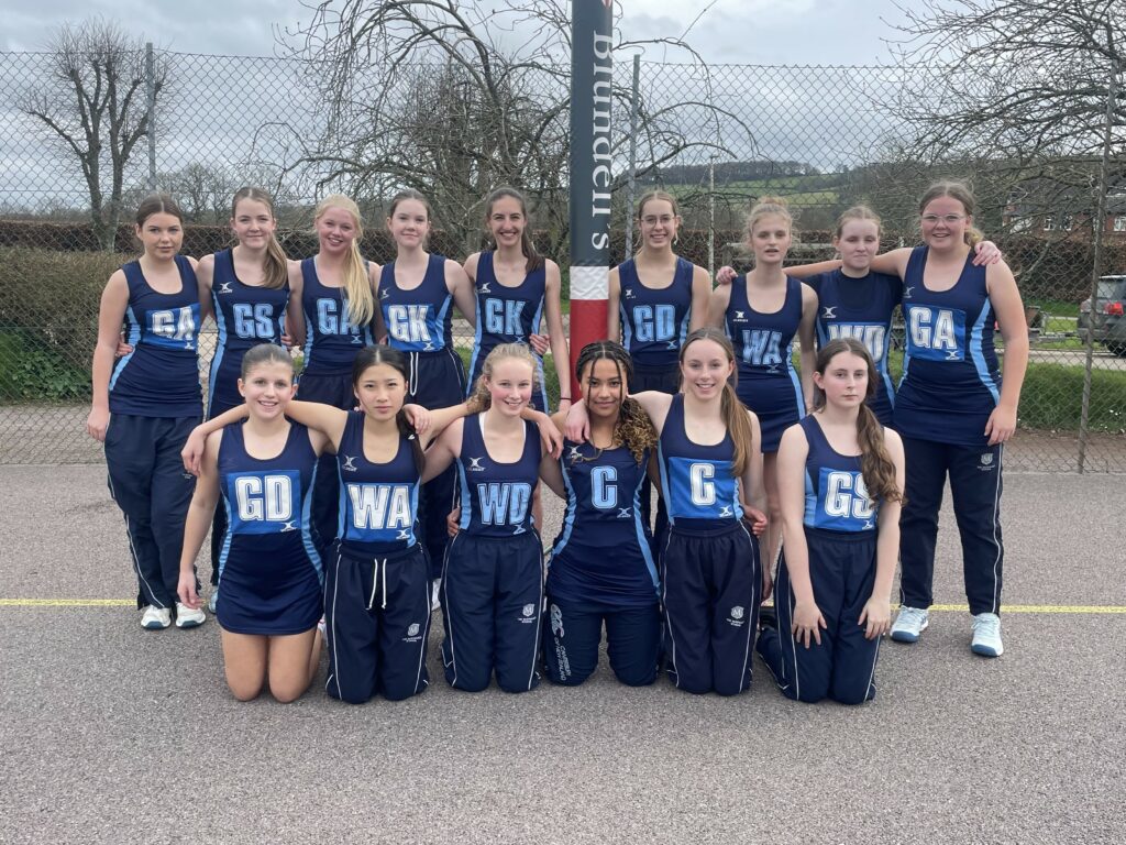 U14 netball team at the end of season tournament - The Maynard School